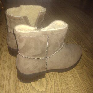 BC Footwear booties size 8